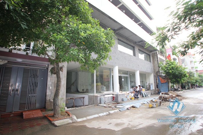 Brand new and modern apartment for rent in Au co st, Tay Ho, Ha noi